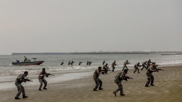 תרגיל צבאי של צבא איראן בעומאן