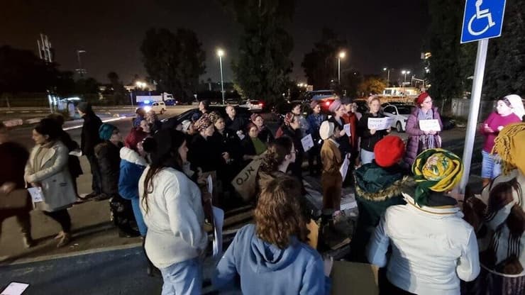 צילום: מאיר ליוש הפגנה נגד שחרורו של עזרא שיינברג