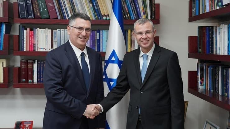 יריב לוין וגדעון סער