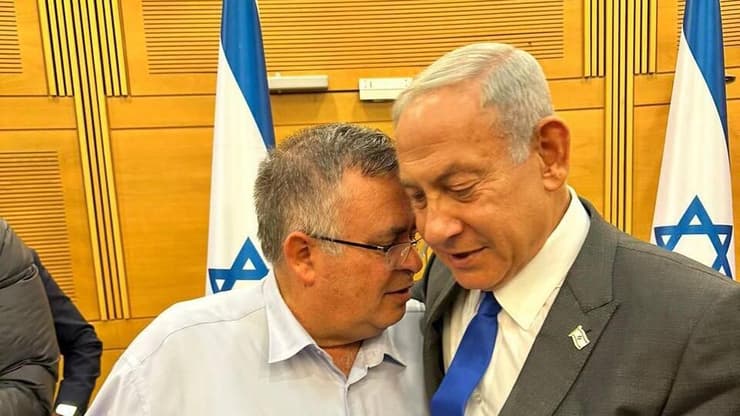 ח"כ ביטן לצד ראש הממשלה נתניהו ראש הממשלה בנימין נתניהו יחד עם ח"כ דוד ביטן