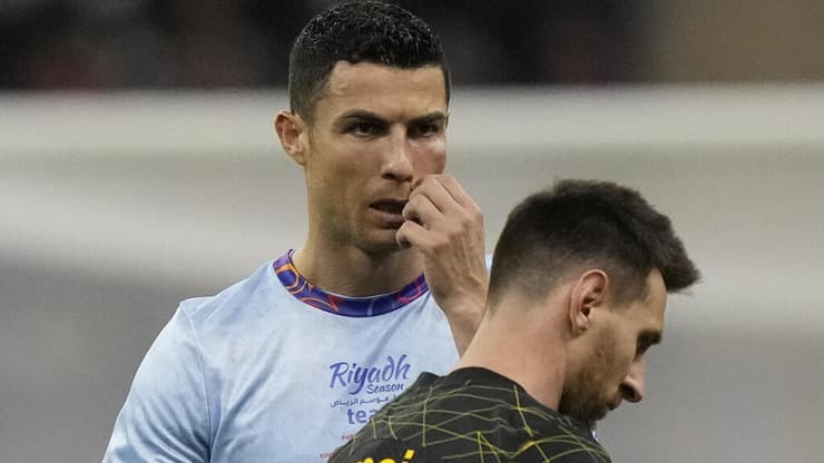 כריסטיאנו רונאלדו שחקן כוכבי ריאד מול לאו מסי שחקן פריז סן ז'רמן