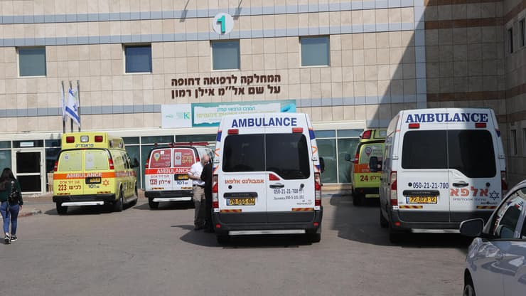 פרשה רודפת פרשה בבית החולים קפלן מקבוצת כללית (צילום: יריב כץ) אמבלונסים חדר מיון בית חולים קפלן