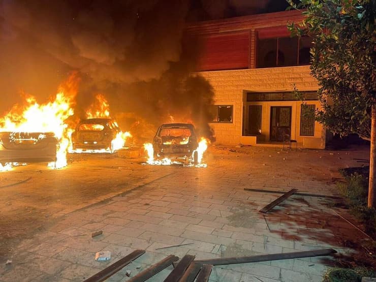    מתנחלים הציתו בית של פלסטינים בחווארה בעקבות הפיגוע