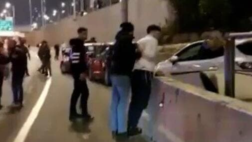 צעיר נעצר באיילון בחשד שניסה לדרוס מפגינים