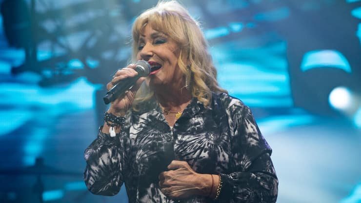 מזחמר בהשראתה. ריקי גל (צילום: רז גרוס) ריקי גל