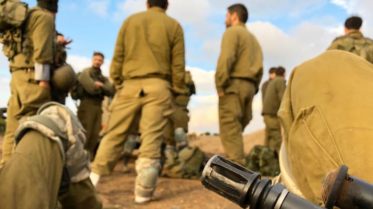 אילוס חיילים מילואים מילואימניקים