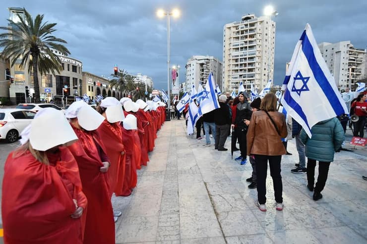 מחאת הנשים נגד המהפכה המשפטית, חולון
