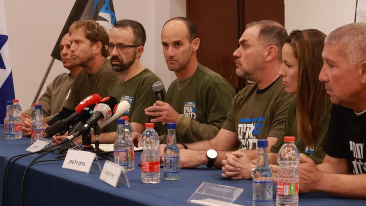  מסיבת עיתונאים של המילואימניקים