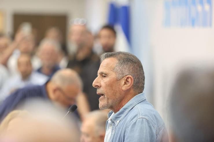 יו"ר ועד עובדי רשות שדות התעופה, פנחס עידן (צילום: מוטי קמחי) פנחס עידן