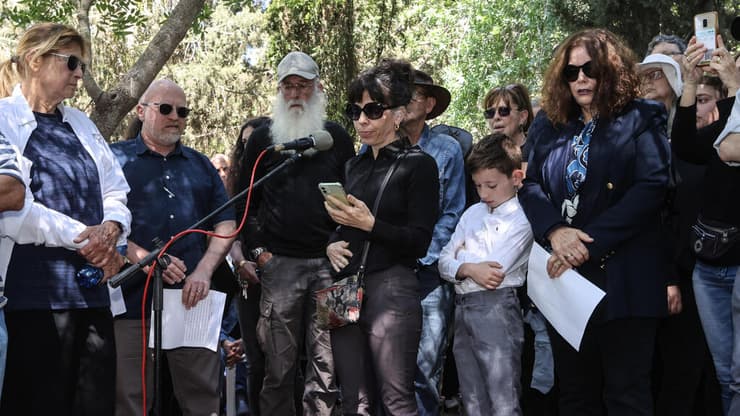 זהר שלו בלווייתו של מאיר שלו
