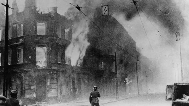 ארכיון פרויקט מיוחד מרד גטו ורשה הריסות שריפה השואה שואה נאצים