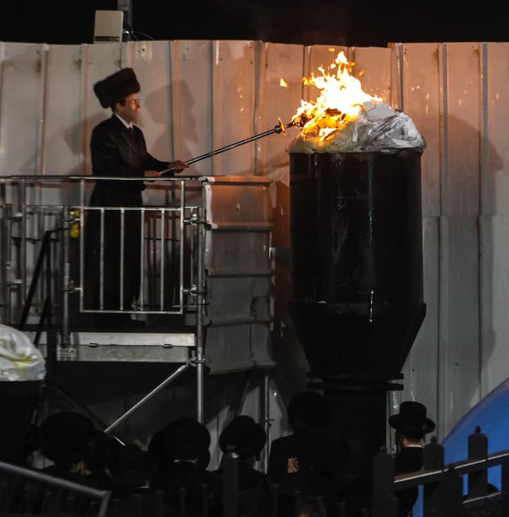 ההדלקה של אדמו"ר חסידות בויאן