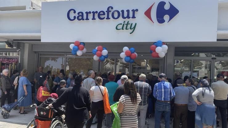 סניף קרפור באשדוד (צילום: מאיר תורג'מן) פתיחת סניף קרפור באשדוד על רקע מבצע "מגן וחץ"