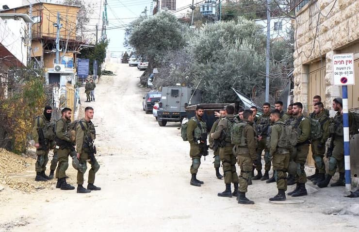 לוחמי גולני בקו בחברון. ''חטיבה עם מסורת'' (צילום: שאול גולן) לוחמי גולני בקו בחברון