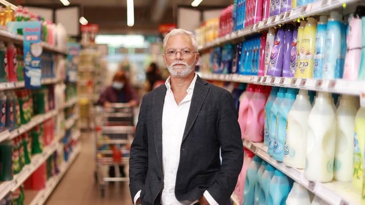 איתן יוחננוף