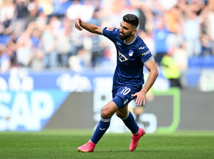 פעמיים בטופ-3. דאבור במדי הופניים (Christian Kaspar-Bartke/Getty Images) דאבור חוגג