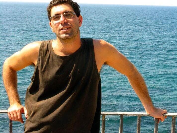 ''ההורים לקחו אותי למלא רופאים''. תום מהגר כיום (צילום: אלבום פרטי) תום מהגר