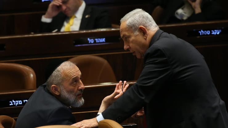 "נתניהו ודרעי מממנים את ההשתמטות" (צילום: עמית שאבי) מליאת הכנסת