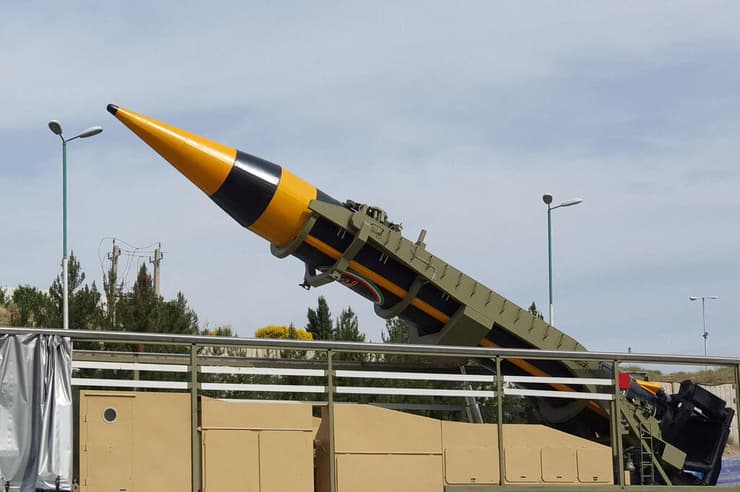 באיראן דווח כי טהרן השתמשה בטיל חייבר בתקיפות בירדן (צילום: רויטרס) איראן חשפה טיל בליסטי חדש בשם חייבר