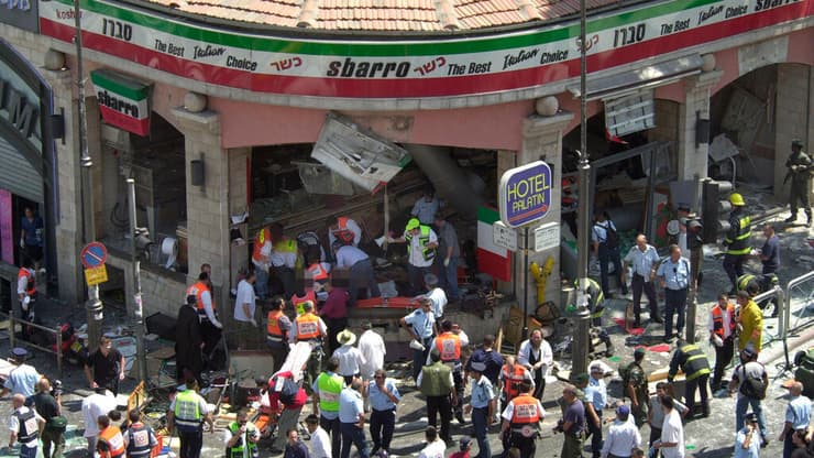 "אש, צרוחות ובלגן" (צילום: AP) "אש, צרוחות ובלגן"