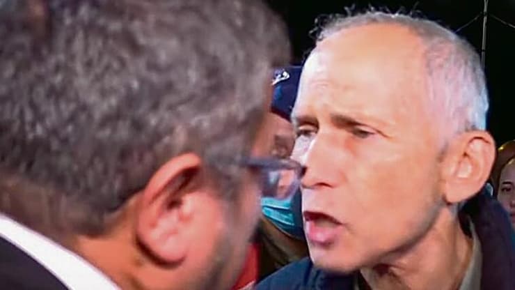 בן גביר מתעמת עם השר לביטחון פנים הקודם, עמר בר-לב. 2022 (צילום: צילום מסך) עמר בר לב בעימות עם איתמר בן גביר