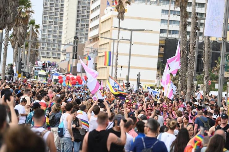 מצעד הגאווה בטיילת בתל אביב