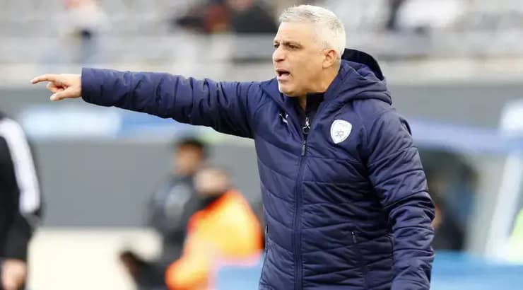 מערב את השחקנים. אופיר חיים (רויטרס) מערב את השחקנים. אופיר חיים