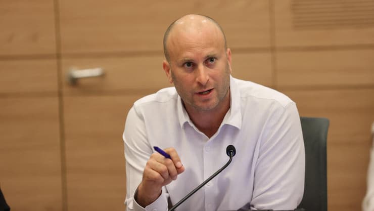 יצחק קרויזר בוועדת החוץ והביטחון (צילום: אלכס קולומויסקי) יצחק קרויזר בוועדת החוץ והביטחון