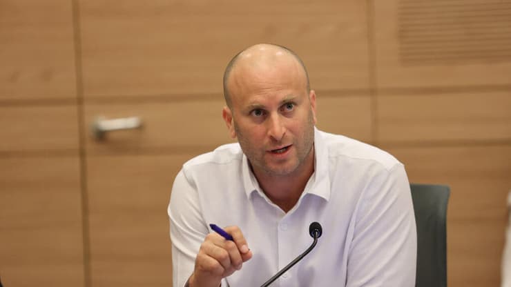 ח"כ קרויזר. חבר בוועדה לבחירת שופטים (צילום: אלכס קולומויסקי) יצחק קרויזר בוועדת החוץ והביטחון