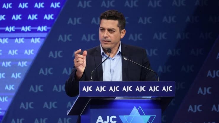 עמיחי שיקלי בכנס AJC 