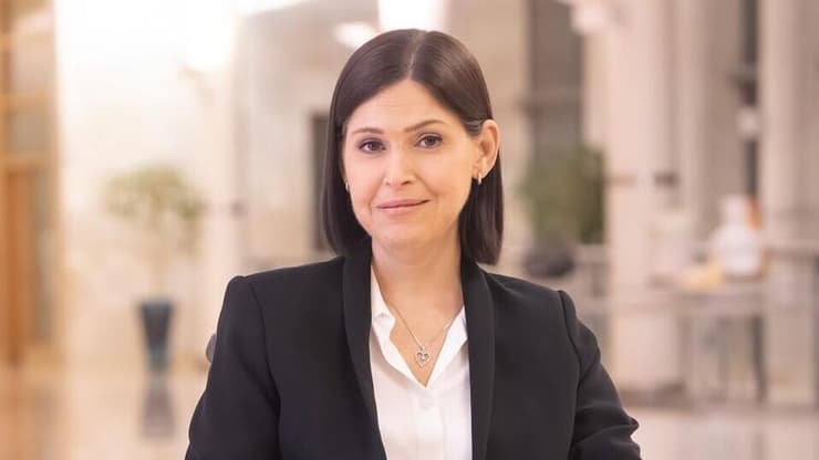 קארין אלהרר