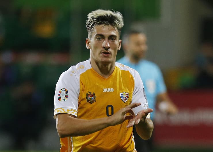 מלך שערי הנבחרת בכל הזמנים. ניקולאסקו (צילום: REUTERS/Stringer) ניקולאסקו במדי מולדובה