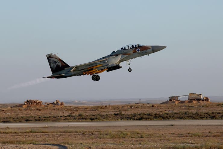 מטוס F-15 של חיל האוויר, מפגן אווירי בסיום קורס טיס