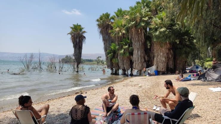מזג אוויר אויר חוף כנרת חופש קיץ חם חום שרב טיול טיולים מים אגם מבקרים 