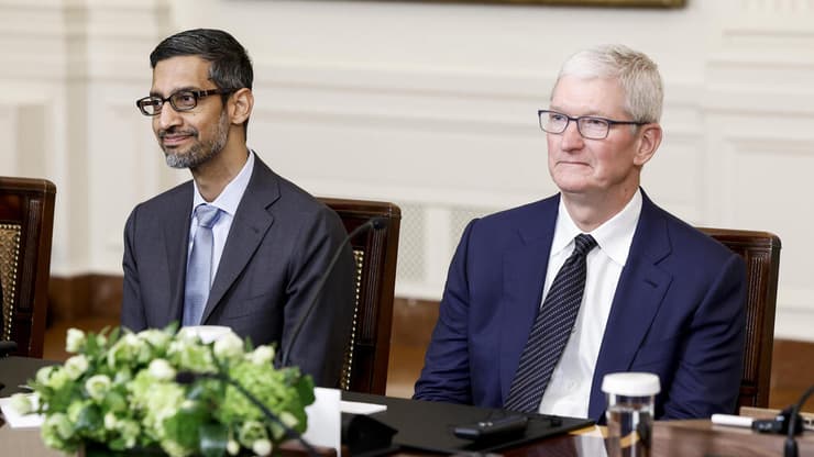 טים קוק וסונדר פיצ'אי