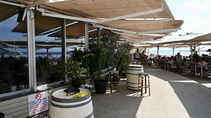 מסעדה בחוף הים, תל אביב