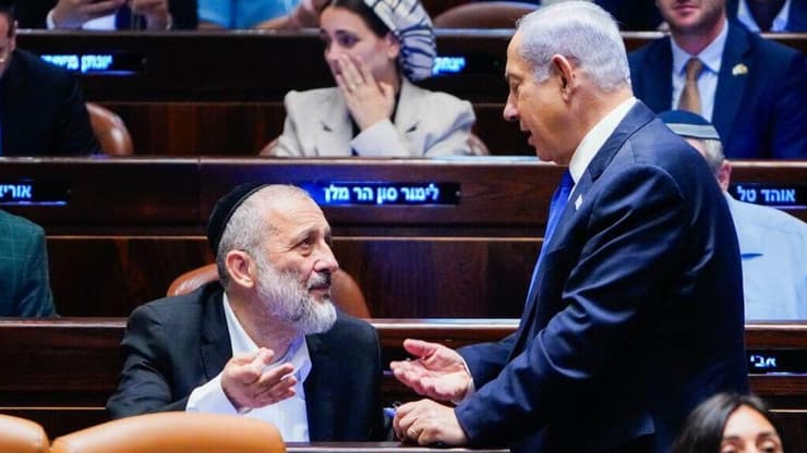 "המטרה - לשנות דפוסים של שנים". נתניהו ודרעי (צילום: שלו שלום) מליאת הכנסת