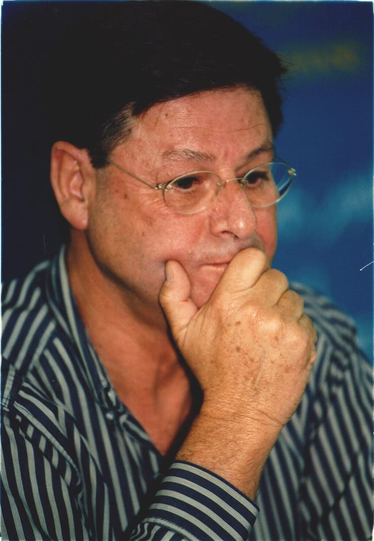סמכות טלוויזיונית. חיים יבין (צילום: אביגיל עוזי) חיים יבין