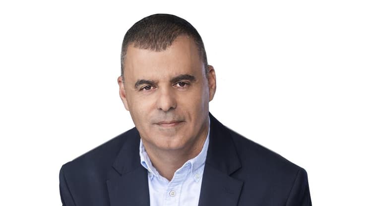 רפי סער, ראש העיר כפר סבא. "המדינה חייבת להתייחס אלינו כמו אל עוטף עזה" (צילום: ראובן קפוצ'ינסקי) רפי סער, ראש עיריית כפר סבא