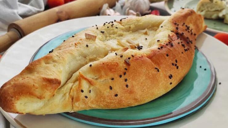 מתכונים חצ'פורי עם גבינת קשיו וטופו