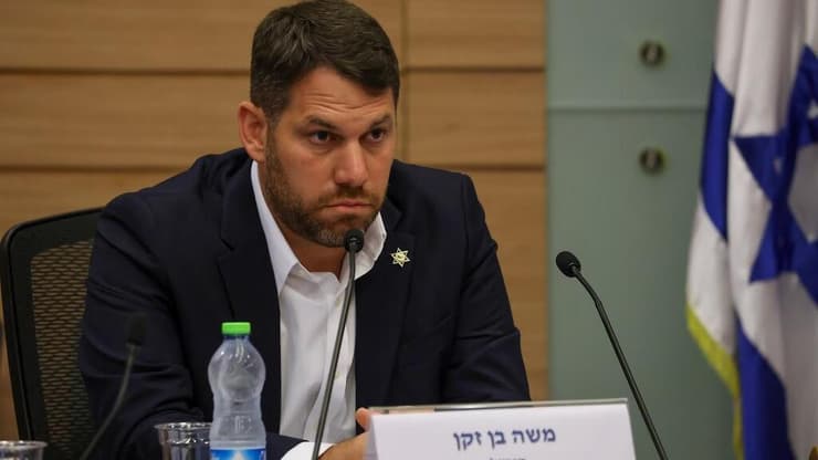 לתקוע את נתב"ג? "עלינו לא מאיימים". מנכ"ל משרד התחבורה (צילום: דוברות הכנסת, נועם מושקוביץ) ועדת הכלכלה בנושא ביטול ההטבה המובטחת לקשישים, על ידי שרת התחבורה, במסגרת רפורמת צדק תחבורתי