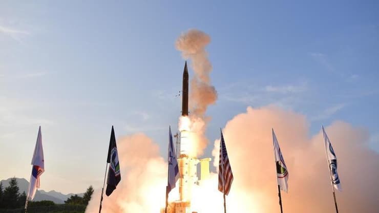 מערכת חץ 3 של התעשייה האווירית (צילום: אגף דוברות וקשרי ציבור במשרד הביטחון) מערכת חץ 3