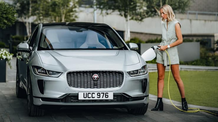 יגואר i פייס