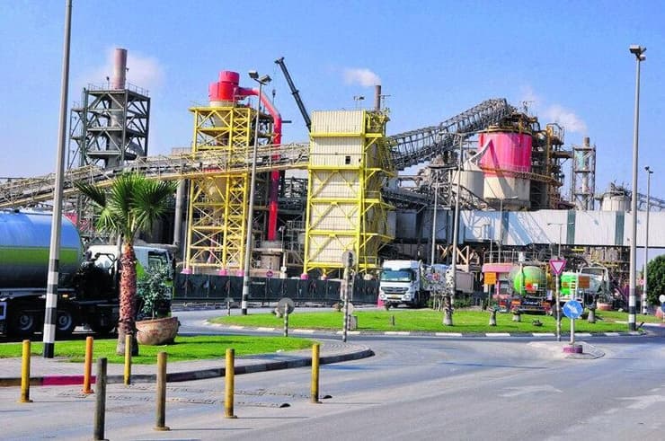 מפעל רותם אמפרט (צילום: הרצל יוסף) רותם אמפרט