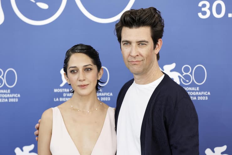 גיא נתיב וזאר אמיר איברהימי, מתוך הפרמיירה של "טאטאמי" בפסטיבל ונציה