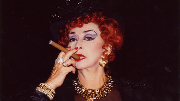 ליא קניג בהצגה "ביקור הגברת הזקנה"