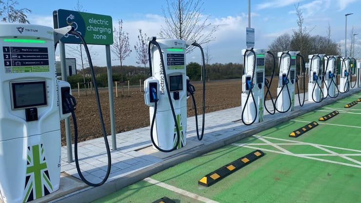 עמדות טעינה חשמליות