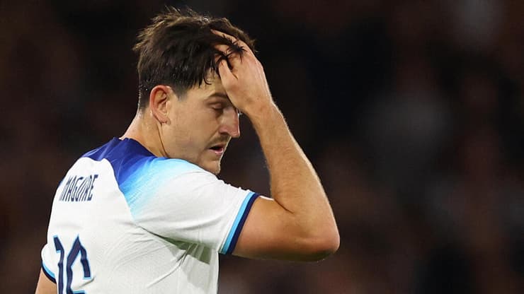 במדי הנבחרת ( REUTERS/Carl Recine) בלם נבחרת אנגליה הארי מגווייר