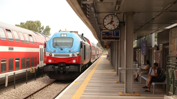 תנועת הרכבות תתחדש ביום ראשון לפנות בוקר (צילום: אלעד גרשגורן) רכבת ישראל