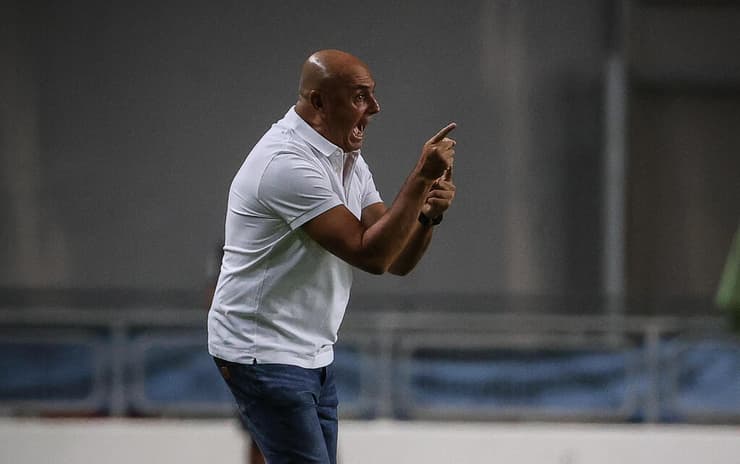 "כשאתה מפסיד בבוגרים אתה פגוע בפרנסה של המשפחה". לם (צילום: עוז מועלם) מכבי פ"ת מכבי חיפה בני לם